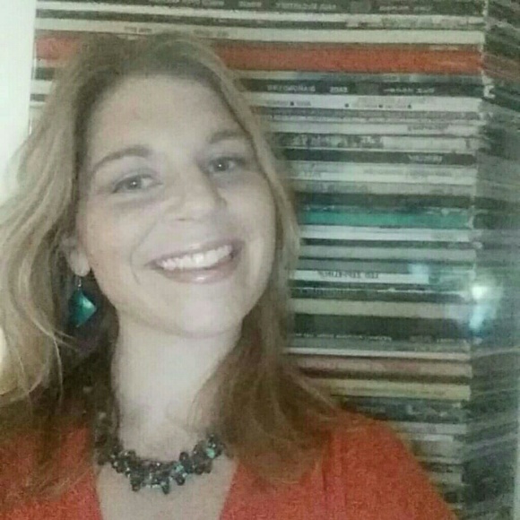 Meet your Posher, Tara - Picture 1 of 1